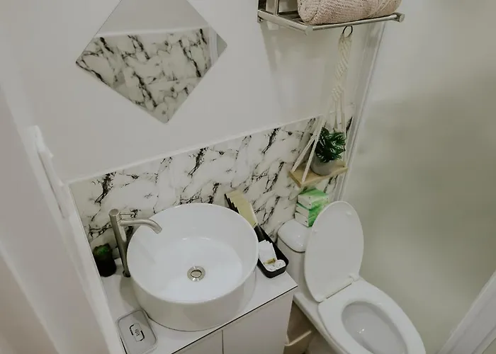 Near Airport & Beaches, Wifi, Netflix, Pool Apartment Lapu-Lapu City
