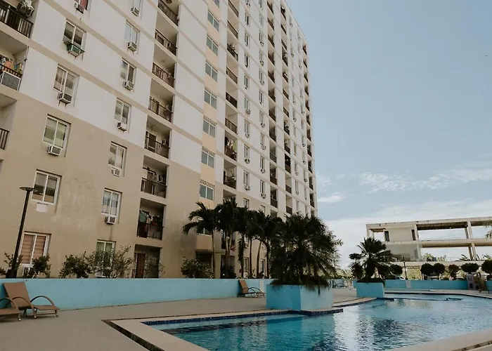 Near Airport & Beaches, Wifi, Netflix, Pool Apartment Lapu-Lapu City