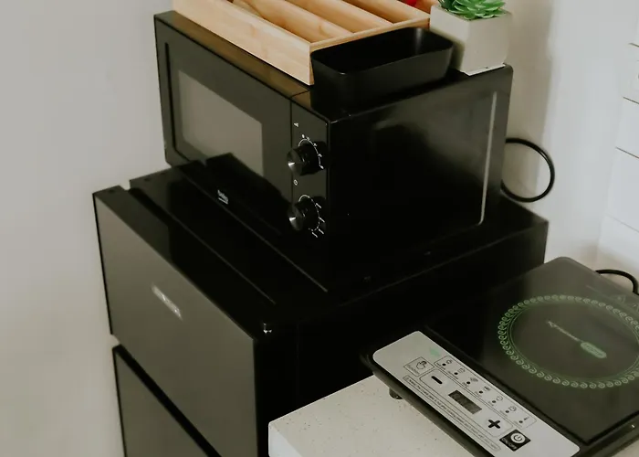 Apartment Near Airport & Beaches, Wifi, Netflix, Pool *