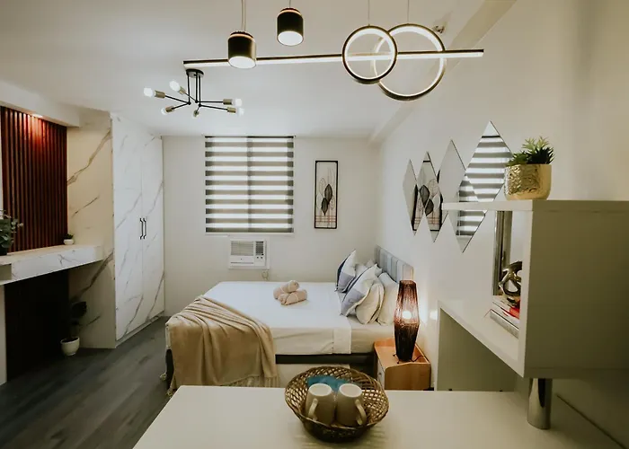 Apartment Near Airport & Beaches, Wifi, Netflix, Pool