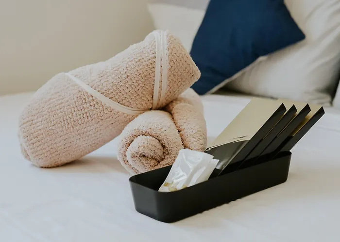 Near Airport & Beaches, Wifi, Netflix, Pool *