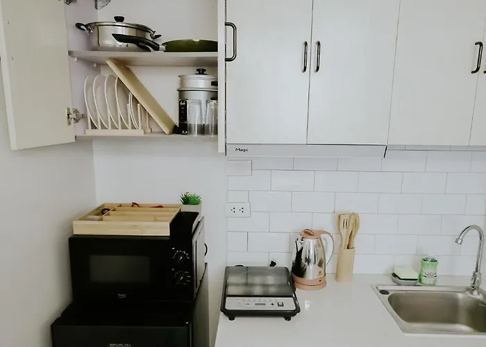 Apartment Near Airport & Beaches, Wifi, Netflix, Pool