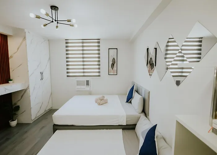 Near Airport & Beaches, Wifi, Netflix, Pool Apartment